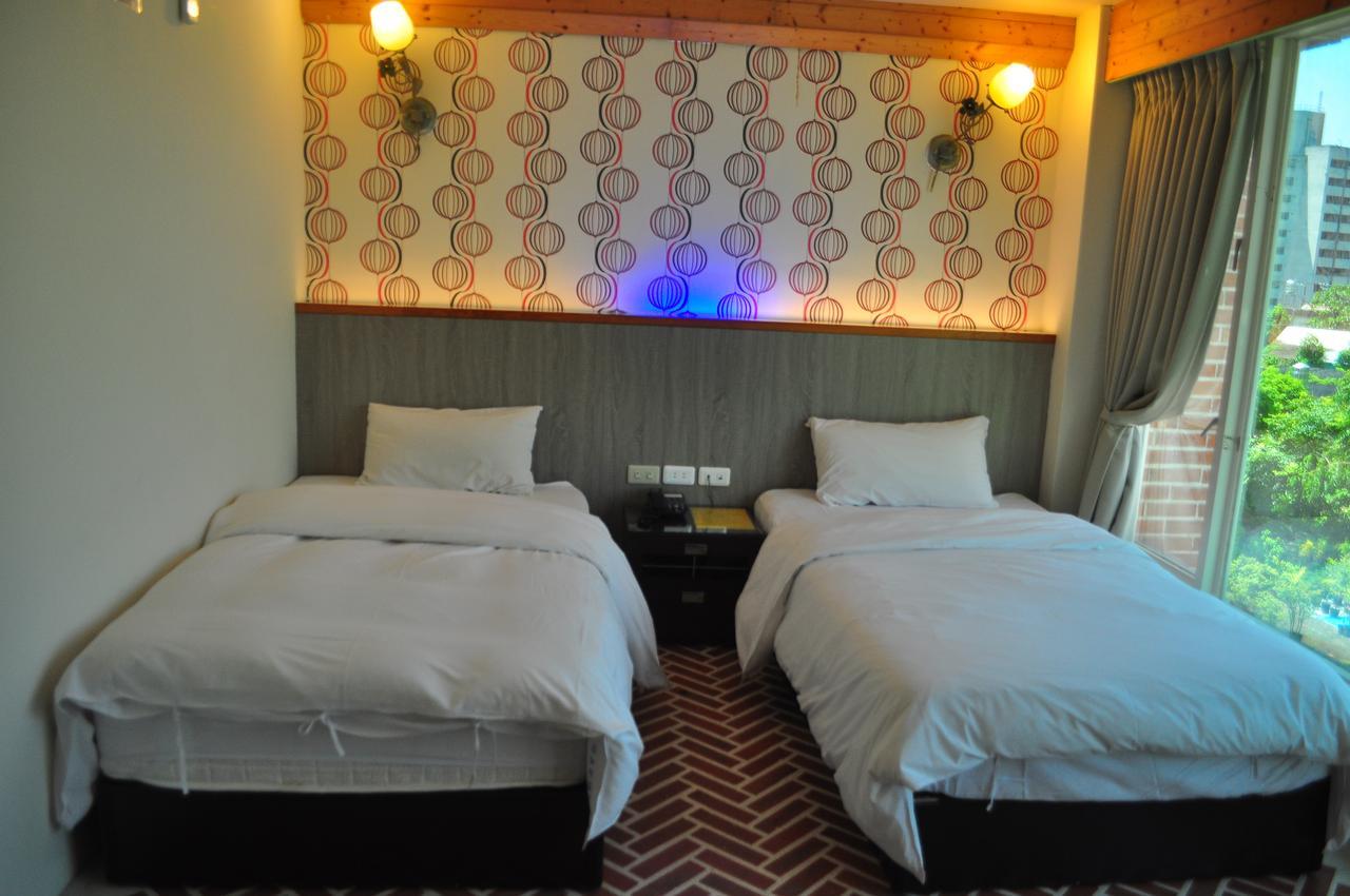 Fly House Backpacker Guesthouse Хуалянь Екстер'єр фото